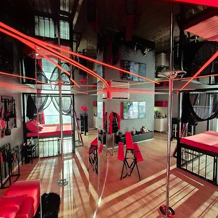 Bdsm Apartman V Bratislave -Adults Only Братислава Экстерьер фото