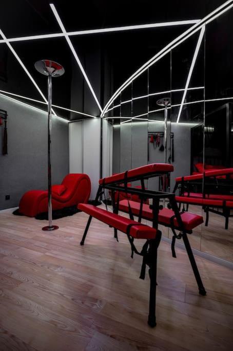 Bdsm Apartman V Bratislave -Adults Only Братислава Экстерьер фото