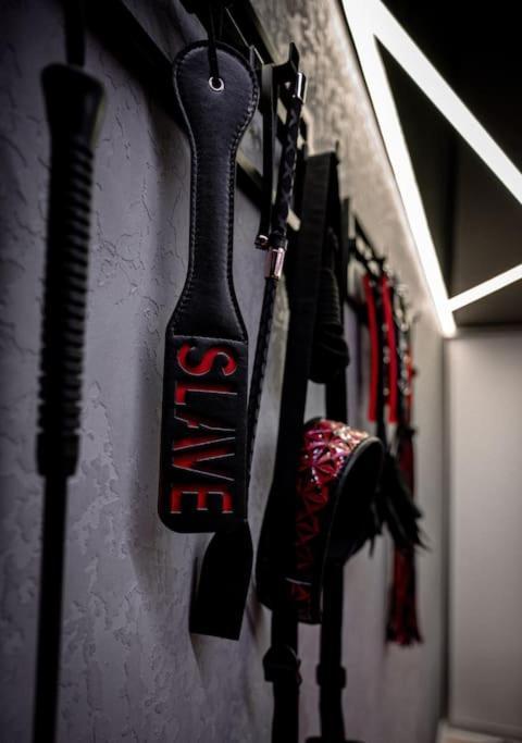 Bdsm Apartman V Bratislave -Adults Only Братислава Экстерьер фото