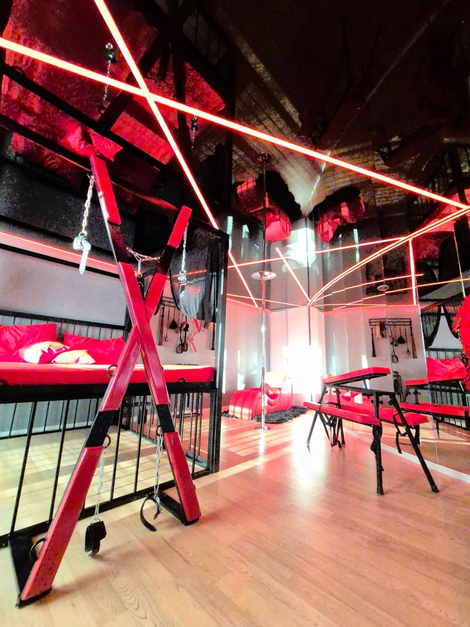 Bdsm Apartman V Bratislave -Adults Only Братислава Экстерьер фото